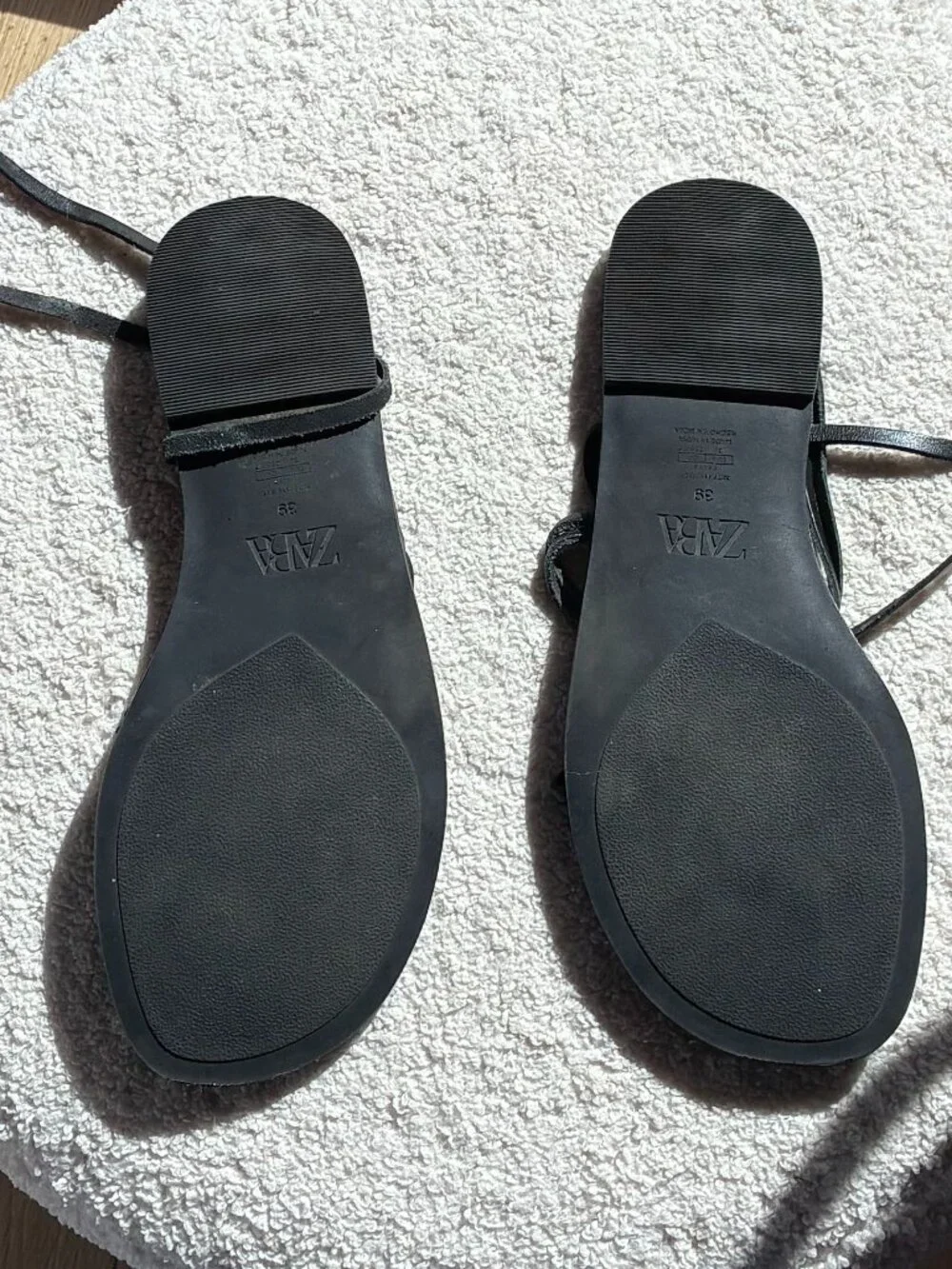 Zara Black Flat Strappy Gladiator Sandals - Picture 8 of 9